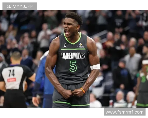 爱德华兹表现平平半场投篮命中率不佳仅得9分1板3助