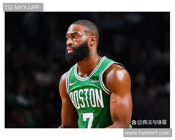 杰伦布朗半场表现出色普理查德助攻频繁两人联手引领球队攻势