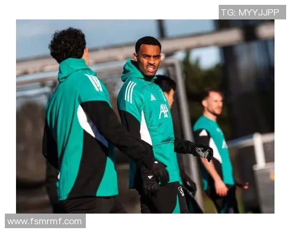 利物浦推出全黑复刻球衣向1995-96赛季客场球衣致敬