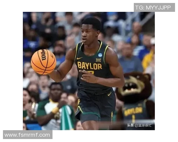 埃奇库姆谈与恩比德搭档心得:随时准备好出手投篮的关键秘诀 埃奇库姆谈与恩比德搭档心得:随时准备好出手投篮的关键秘诀