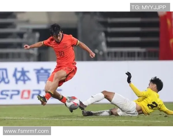 U16国足展现强大实力赵松源何思凡精准助攻帅惟浩轻松破门助球队领先