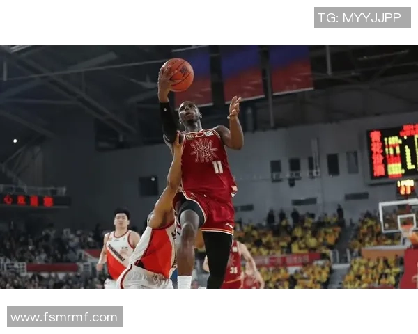 刘泽希表现出色14投6中斩获16分8篮板4助攻三分球命中率高达60 刘泽希表现出色14投6中斩获16分8篮板4助攻三分球命中率高达60